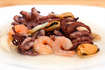 Image showing cocktail of seafood on plate