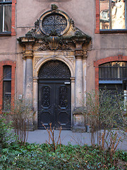 Image showing old door 