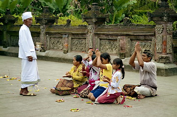 Image showing Faithful Prayer People