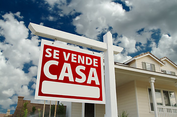 Image showing Se Vende Casa Spanish Real Estate Sign and House