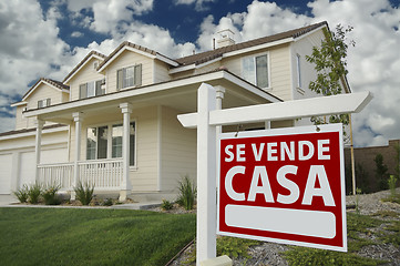 Image showing Se Vende Casa Spanish Real Estate Sign and House