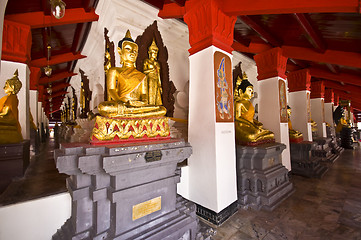 Image showing Golden buddhas