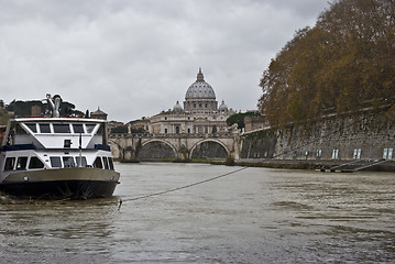 Image showing San Pietro and the Tiber