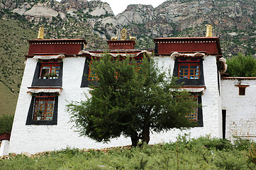 Image showing Tibetan lamasery in Lhasa