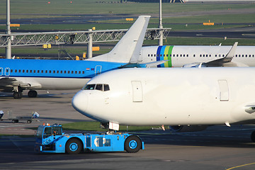 Image showing platform activity on an airport