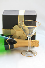 Image showing Champagne and gift