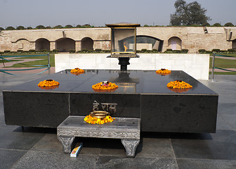 Image showing Altar like platform with eternal flame on the spot where Gandhi was cremated.