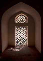 Image showing Alcove with stone screen in window at the Humayun tomb in New Delhi.