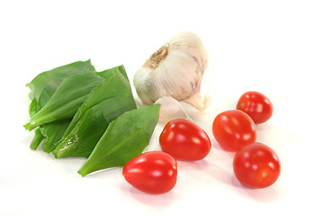 Image showing Wild garlic with tomatoes and garlic