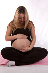 Image showing Young pregnant mother