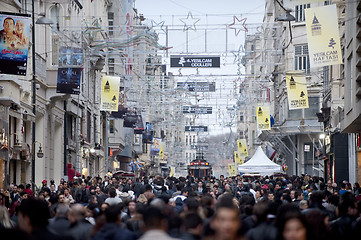 Image showing Crowded street in Istanbul