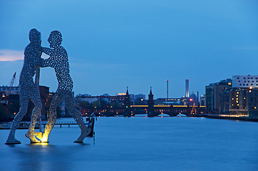 Image showing molecule men berlin