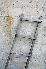 Image showing ladder against brick wall