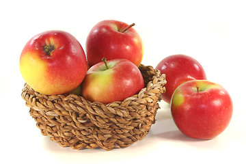 Image showing Apples in the basket