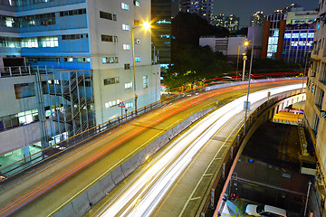 Image showing traffic through downtown