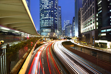 Image showing traffic through downtown 