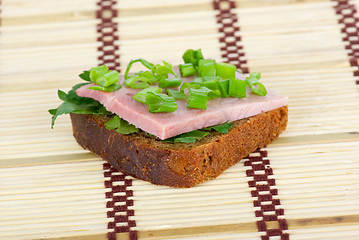Image showing Ham sandwich with parsley and spring onion 