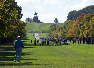 Image showing Running4Women 8K on Long Walk