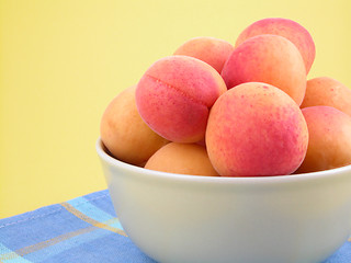 Image showing apricots