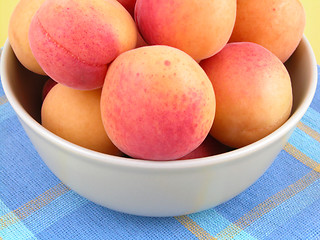 Image showing apricots