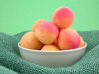 Image showing apricots