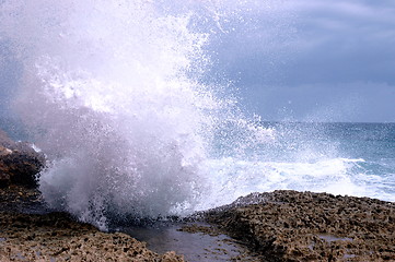 Image showing wave in the beach