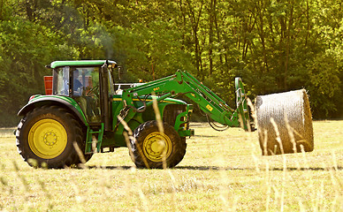 Image showing tractor in field