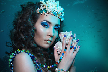 Image showing Underwater queen with treasures