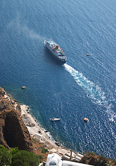 Image showing Cruise ship leaving Fira