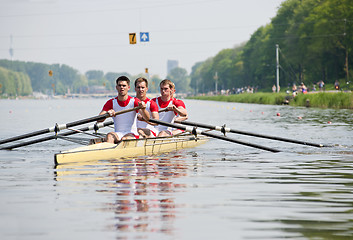 Image showing Rowers to the start