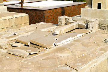 Image showing Destroyed grave