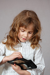 Image showing child playing video game 