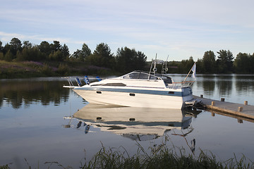 Image showing White boat on the dock