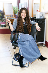 Image showing Hair stylist in salon
