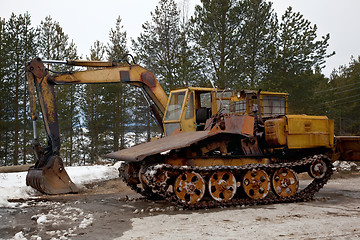 Image showing Tracked vehicles. Excavator and trelevochnik