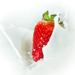 Image showing strawberry splashing into milk