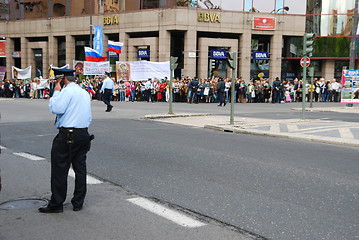 Image showing Crowd waiting for Pope Benedict XVI