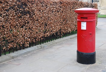Image showing British postbox