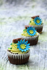 Image showing Flower cupcakes