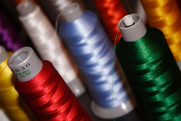 Image showing spools with colour threads