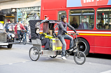 Image showing trishaw in the Lonon street