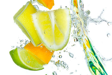 Image showing citrus fruit splashing