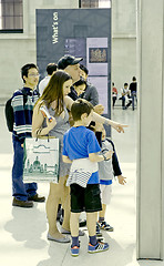 Image showing Tourists in british museum