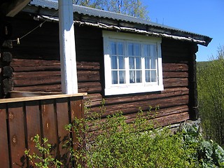 Image showing Old timber cottage