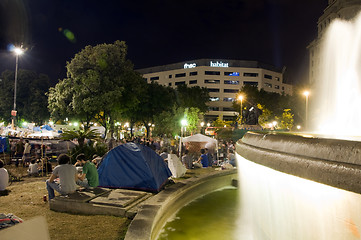 Image showing young people by fountain at The Assembly protest Catalonia Plaza