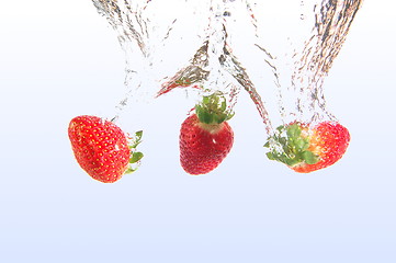 Image showing strawbarry fruit in water