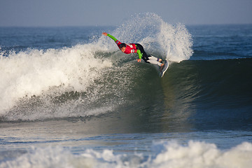 Image showing Woman surfer