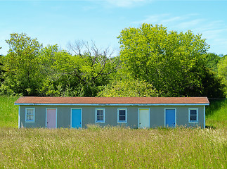 Image showing run-down motel