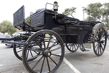 Image showing Vintage horse-drawn carriage for tourist