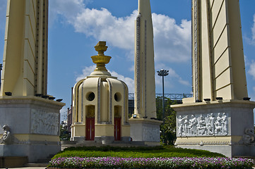 Image showing Democracy monument